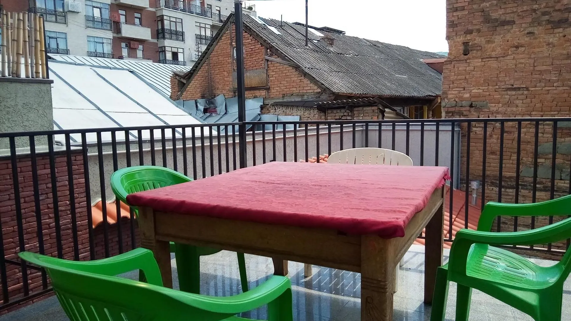 民宿 Budget Private Bedroom With Bathroom Near Rike Park 第比利斯