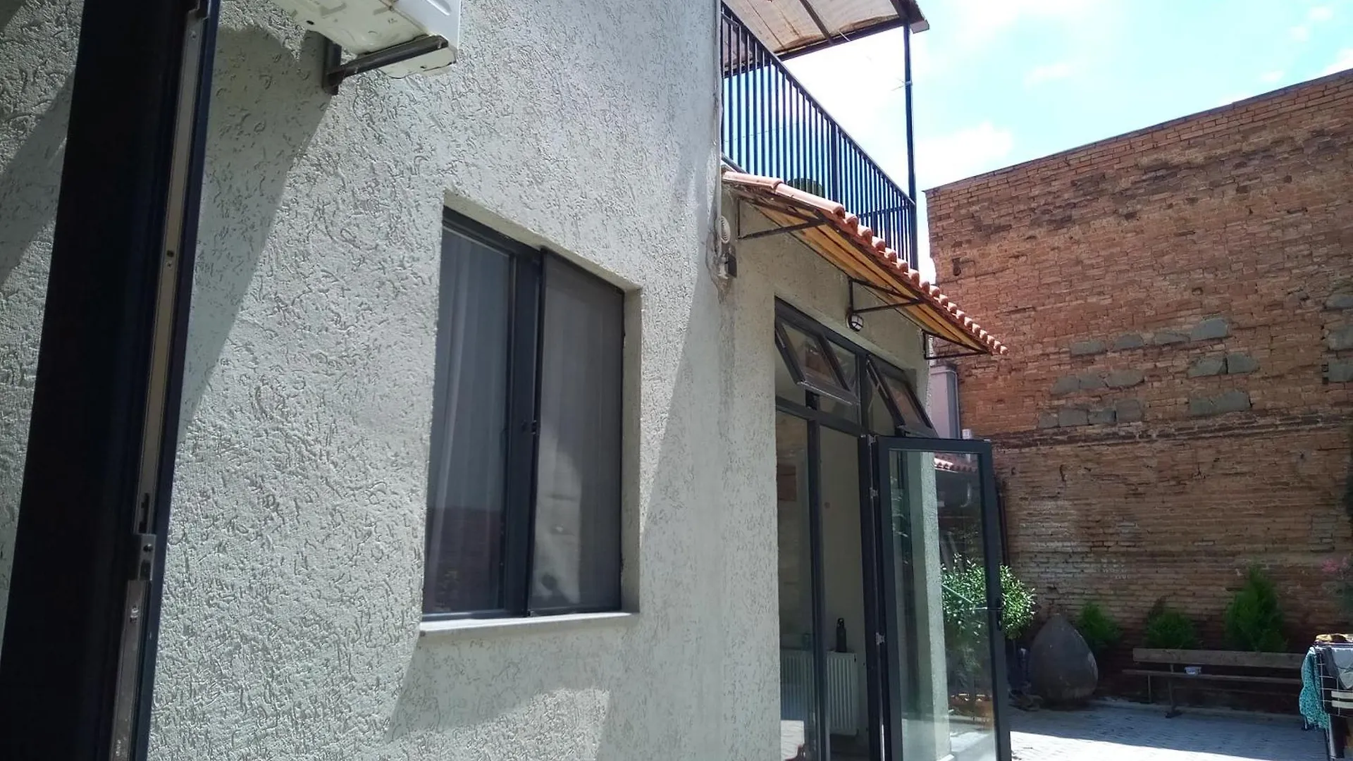 Budget Private Bedroom With Bathroom Near Rike Park 第比利斯 0*,