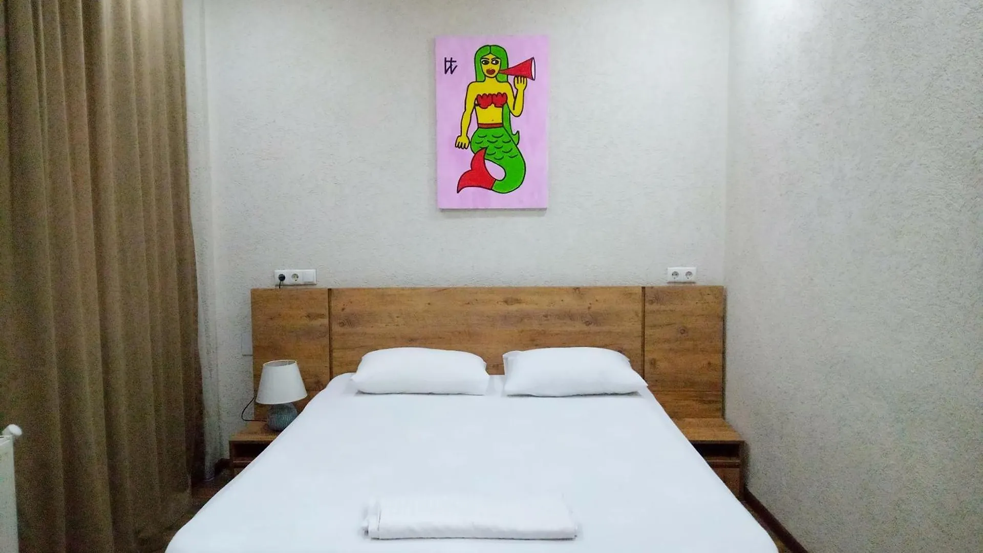 Budget Private Bedroom With Bathroom Near Rike Park location
