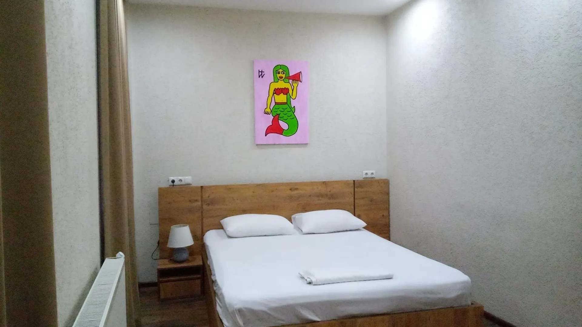 Budget Private Bedroom With Bathroom Near Rike Park 第比利斯 0*,  格鲁吉亚